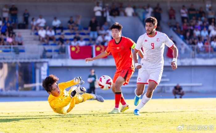  一夜动态：U19国足0-3！埃里克森赛场晕倒，老佛爷连任皇马主席